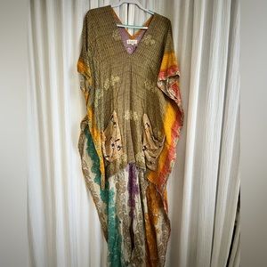 Kantha Bae Hi Lo Tunic